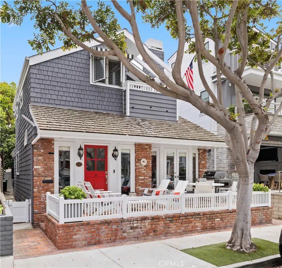 Residential Lease for rent at 110 Pearl Avenue, Newport Beach, Orange County, CA featuring 3 beds and 3 baths