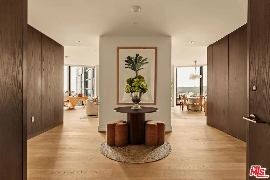 Condominium for sale at 211 W Elm Court 29A, Los Angeles, CA featuring 3 beds and 5 baths