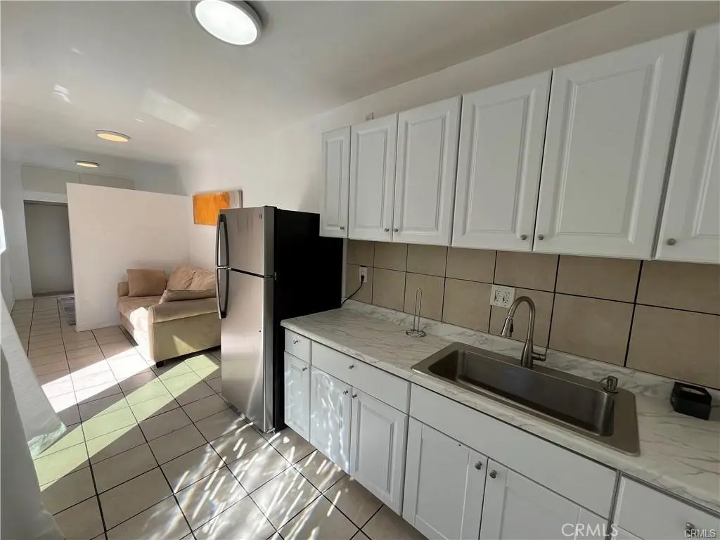 8561 orion av, North Hills, CA — listing photo 1