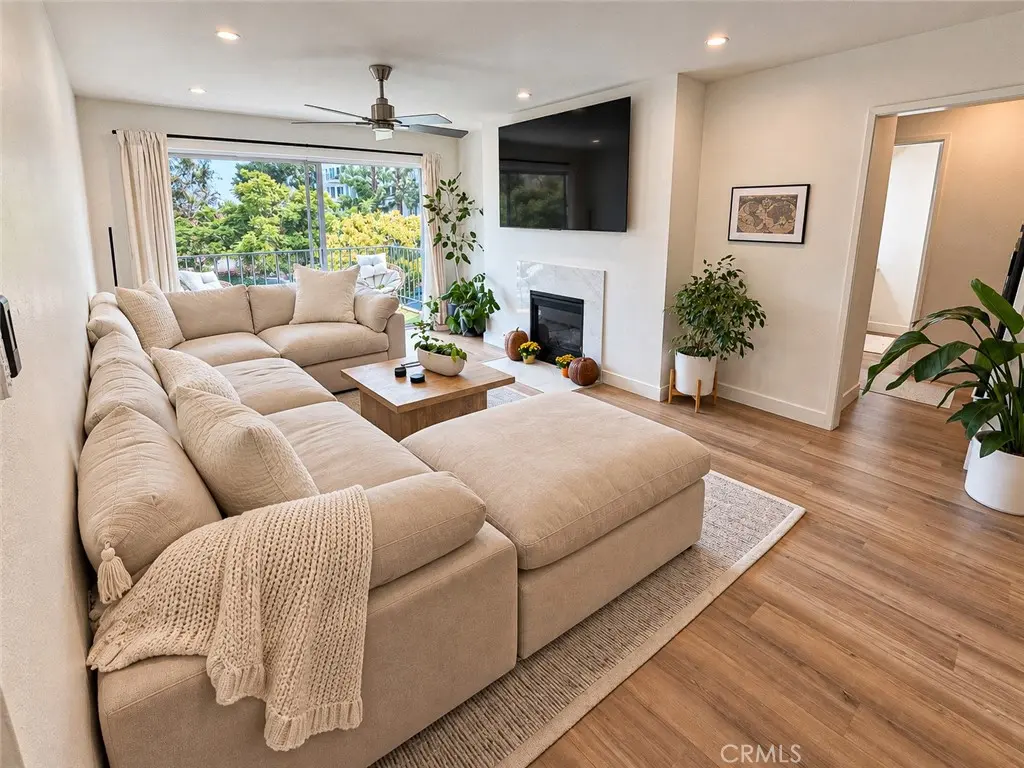 200 McNeil Lane 210, Newport Beach, CA — listing photo 1