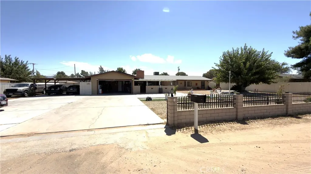 13491 Iroquois, Apple Valley, CA — listing photo 1