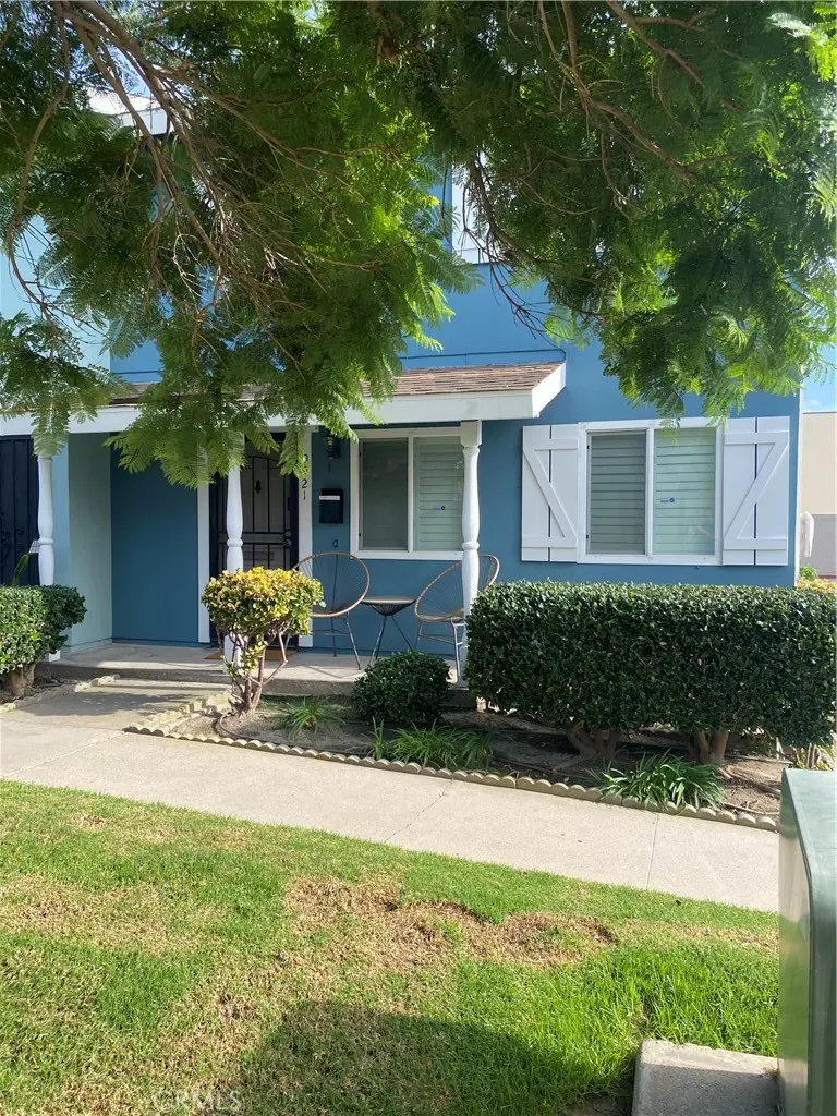 9921 Cornwall, Huntington Beach, CA — listing photo 1