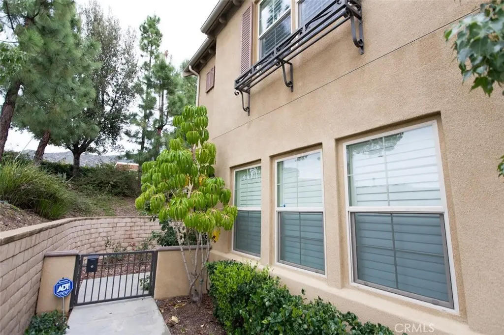 965 Sweetbriar Lane A, Azusa, CA — listing photo 1