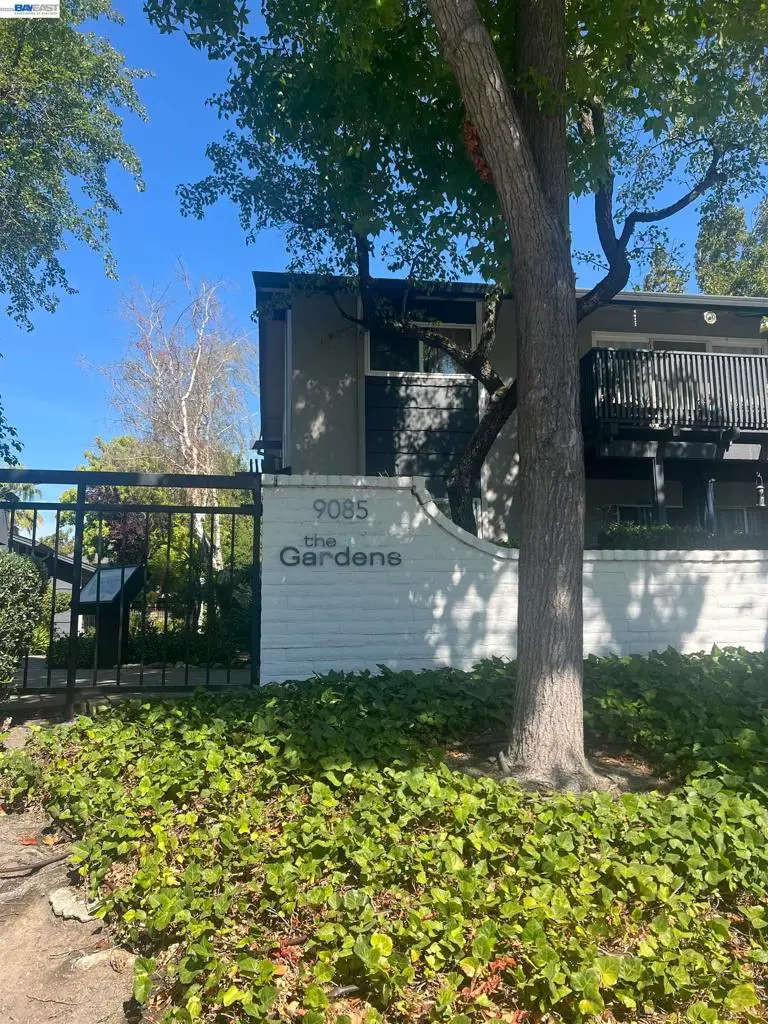 Condominium for sale at 9085 Alcosta Blvd 352, San Ramon, CA featuring 2 beds and 1 bath