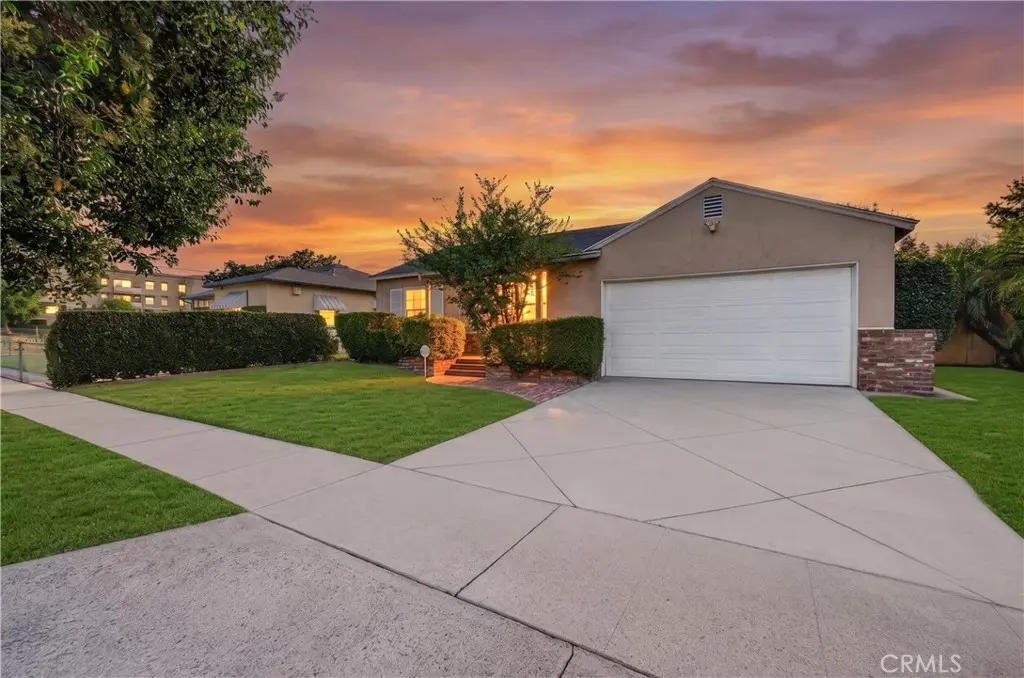 6724 De Celis Place, Lake Balboa, CA — listing photo 1
