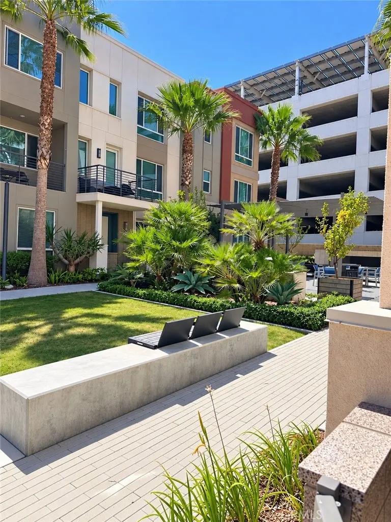 Residential Lease for rent at 129 Citysquare, Irvine, Orange County, CA featuring 4 beds and 4 baths