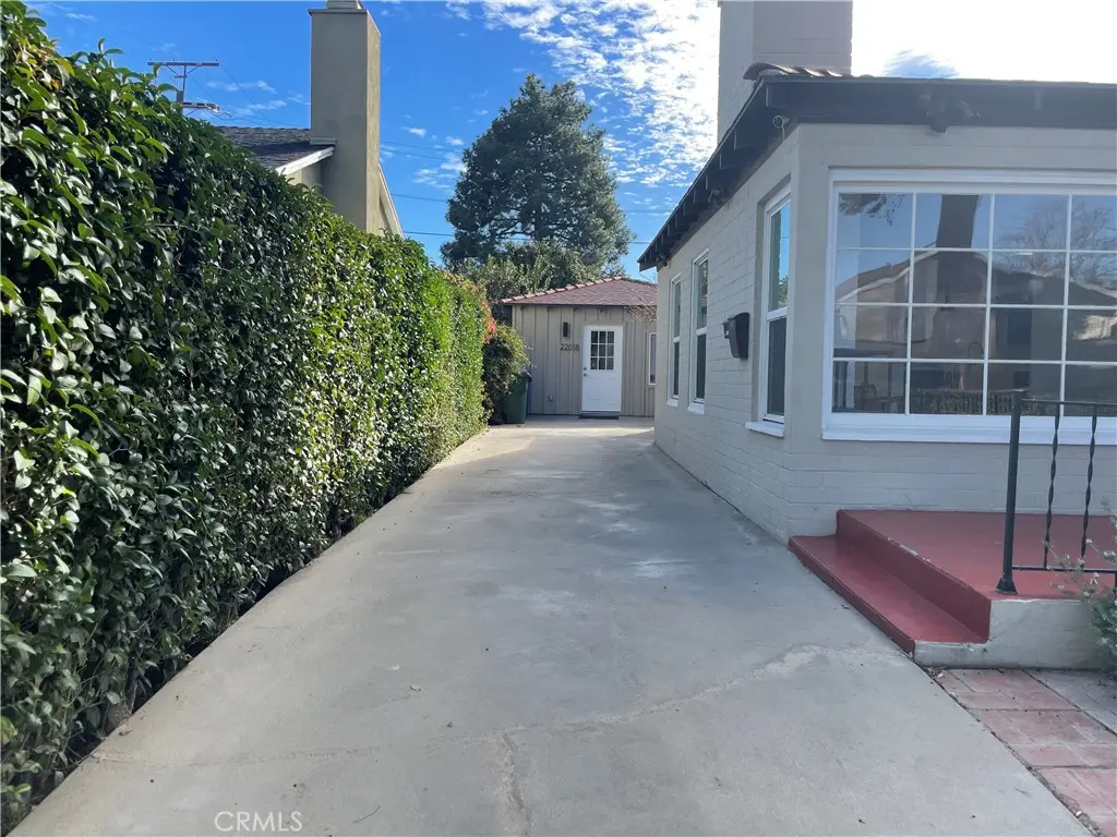 22018 Martinez St, Woodland Hills, CA — listing photo 1