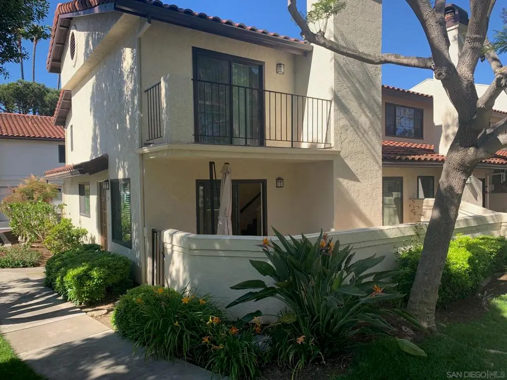 Residential Lease for rent at 4250 PORTE DE PALMAS 53, San Diego, San Diego County, CA featuring 3 beds and 3 baths