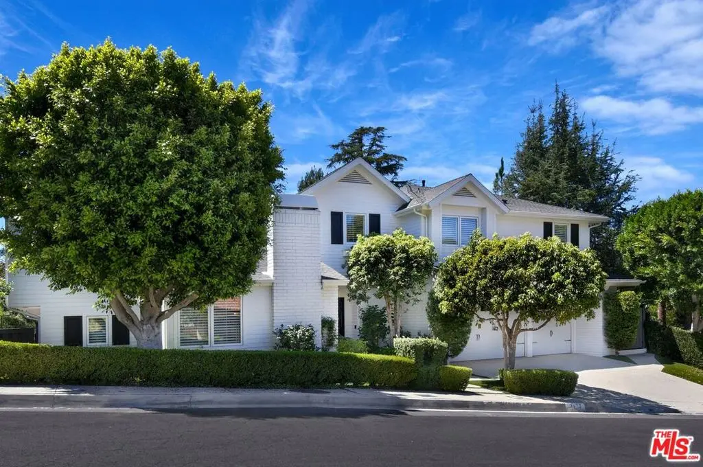 3177 Hutton Drive, Beverly Hills, CA — listing photo 1