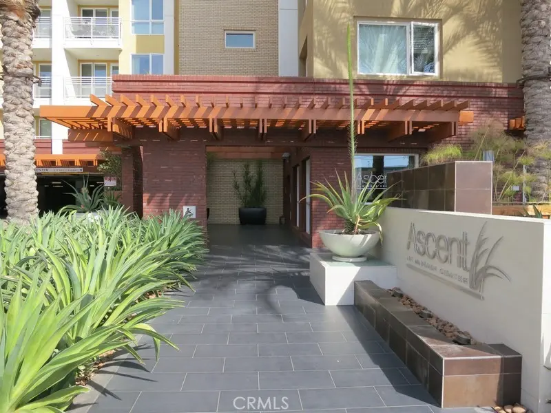 21301 Erwin 326, Woodland Hills, CA — listing photo 1