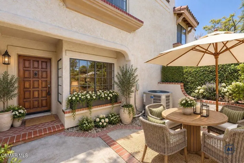 460 Country Club Drive C, Simi Valley, CA — listing photo 1