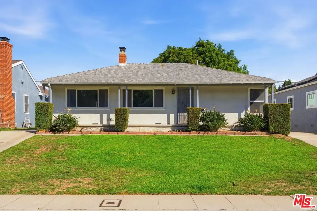 Single Family Residence for rent at 6651 W 88th Street, Los Angeles, CA featuring 3 beds and 1 bath