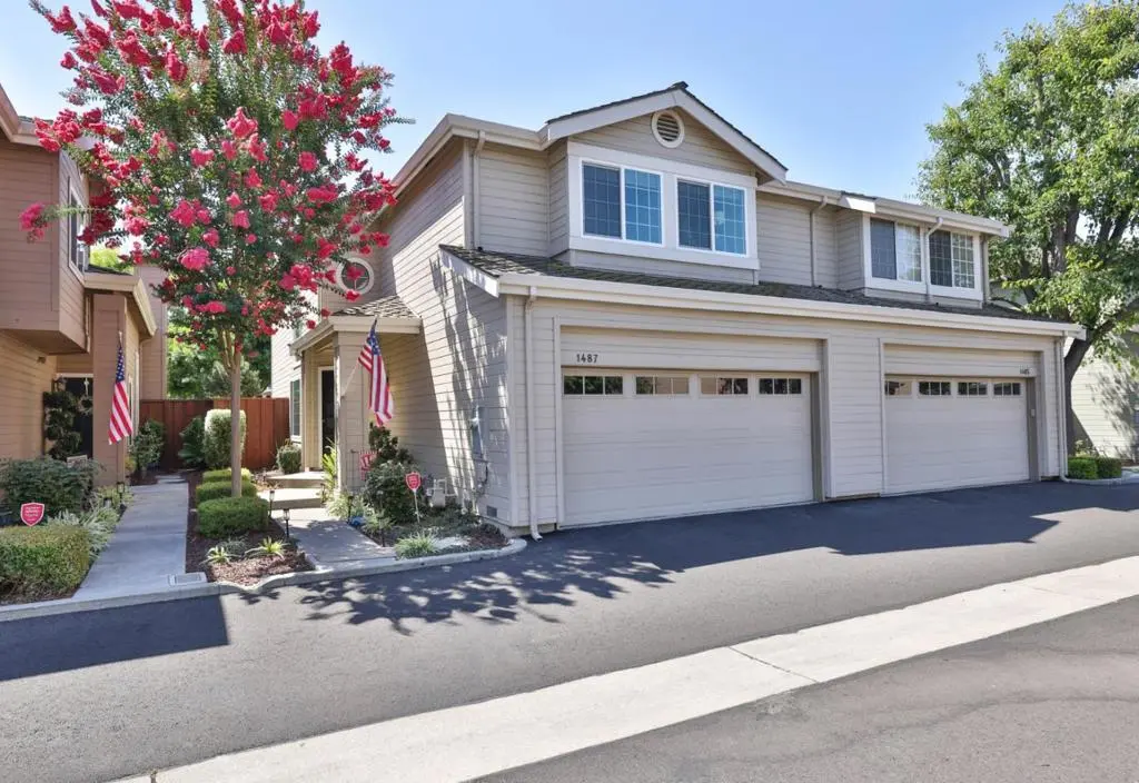 Townhouse for sale at 1487 Carrington Circle, San Jose, CA featuring 3 beds and 3 baths