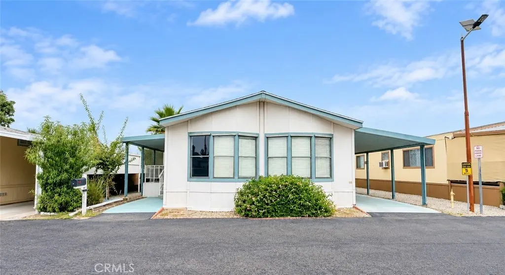 Manufactured In Park for sale at 530 W Devonshire 36, Hemet, CA featuring 2 beds and 2 baths