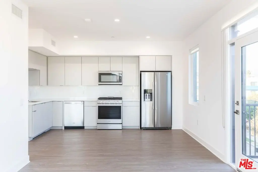 Condominium for rent at 843 Wilcox Avenue 401, Los Angeles, CA featuring 2 beds and 2 baths