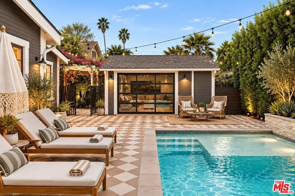 Single Family Residence for rent at 1087 S Plymouth Boulevard, Los Angeles, CA featuring 4 beds and 3 baths