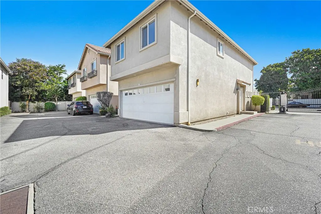 9315 Burnet Ave 117, North Hills, CA — listing photo 1