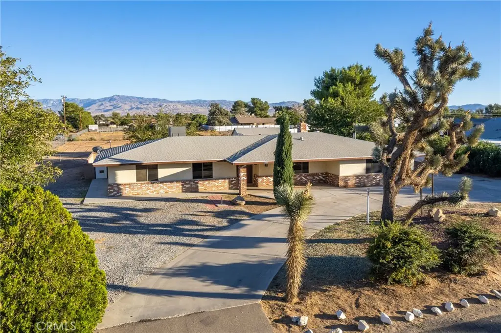 14805 Gayhead, Apple Valley, CA — listing photo 1