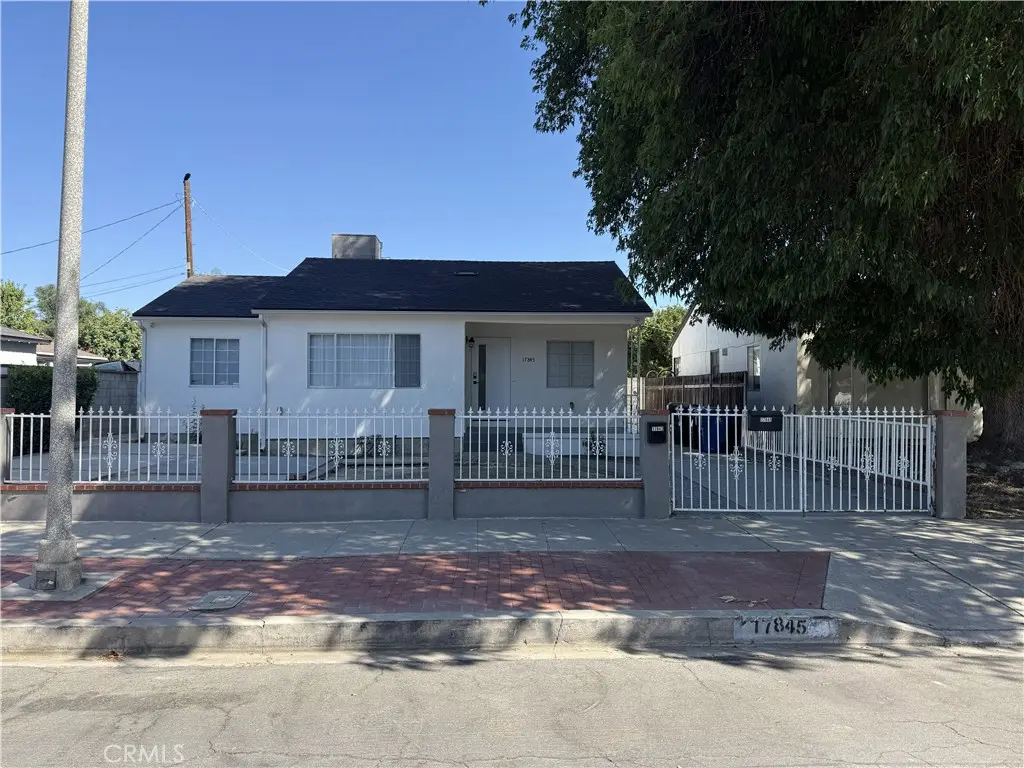 17845 Victory Blvd., Reseda, CA — listing photo 1