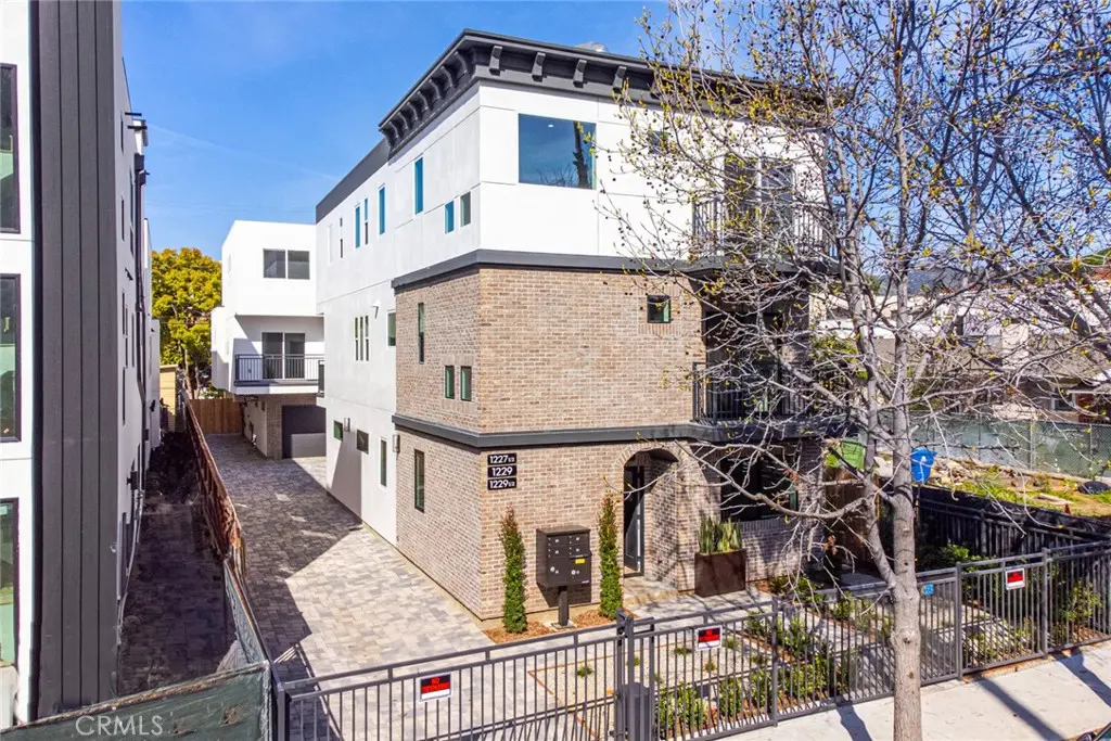 1227 June St, Hollywood, CA — listing photo 1