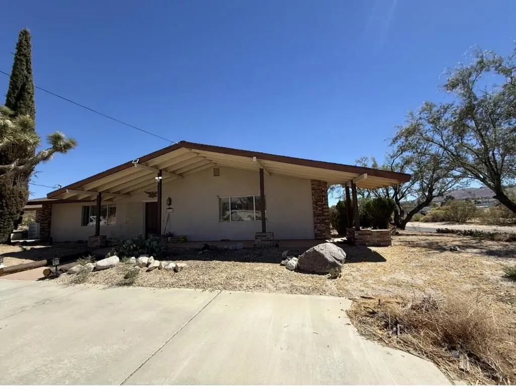6773 Airway Avenue, Yucca Valley, CA — listing photo 1