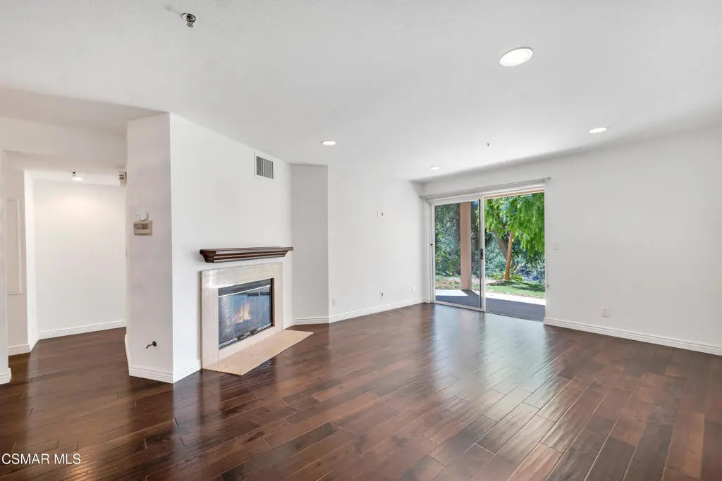 5744 Oak Bend Lane 108, Oak Park, CA — listing photo 1