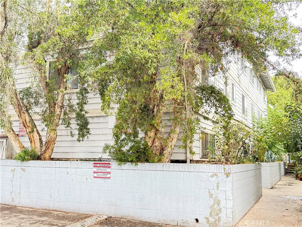 13945 Osborne Street C 104, Arleta, CA — listing photo 1