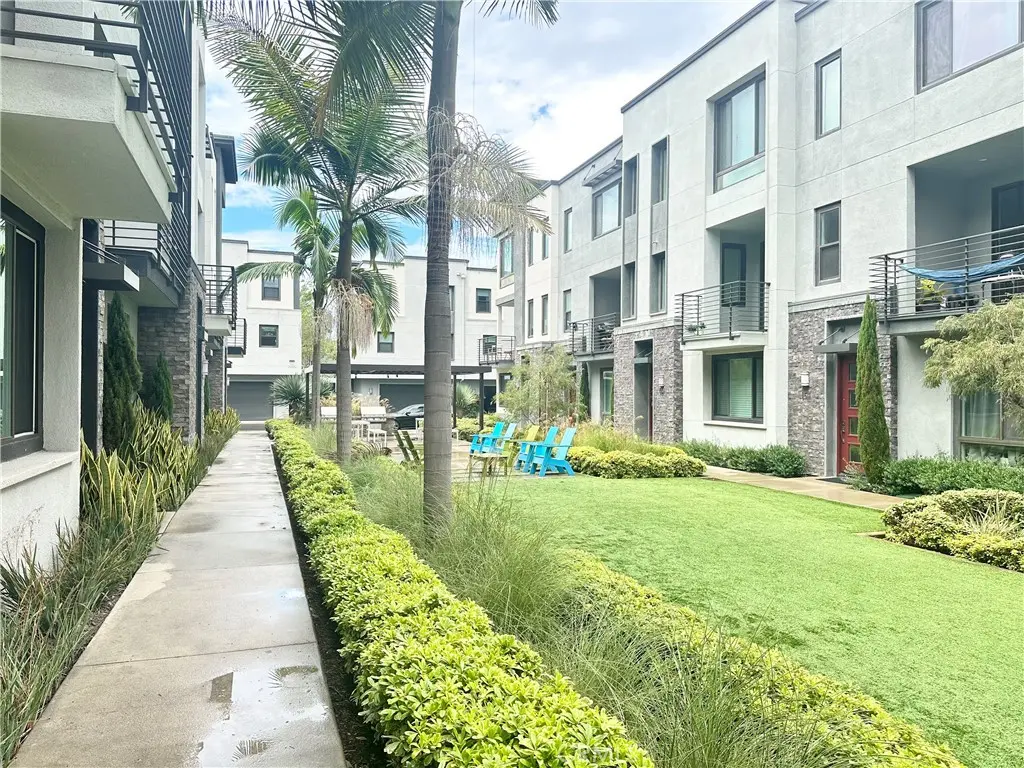 Residential Lease for rent at 126 Schick, Irvine, Orange County, CA featuring 4 beds and 4 baths