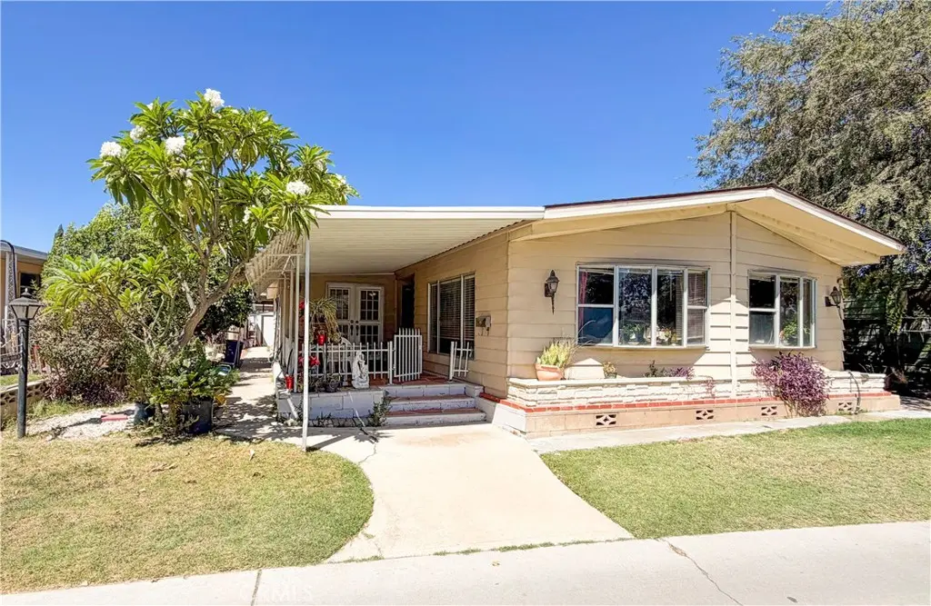 5800 Hamner 401, Eastvale, CA — listing photo 1