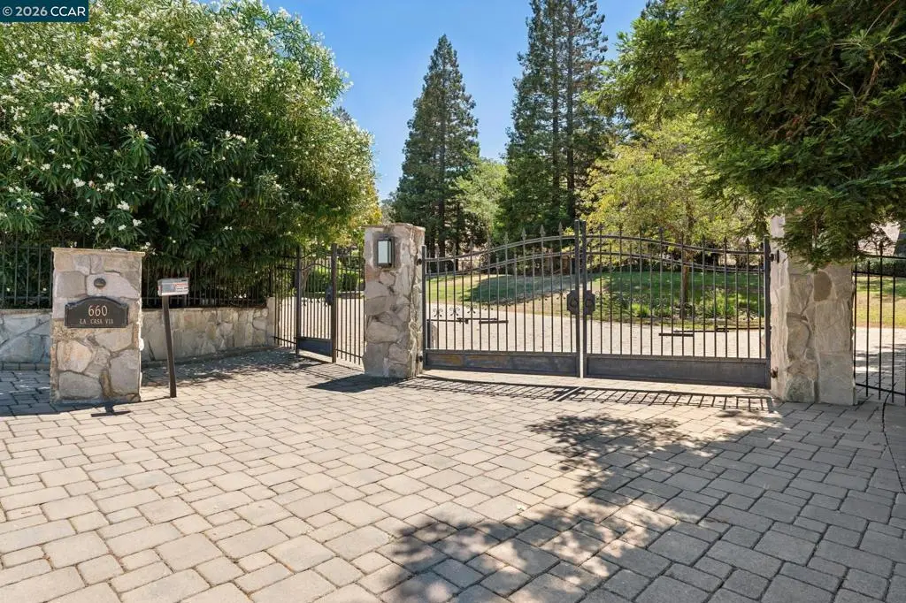 Residential Lease for rent at 660 La Casa Via, Walnut Creek, Contra Costa County, CA featuring 6 beds and 6 baths
