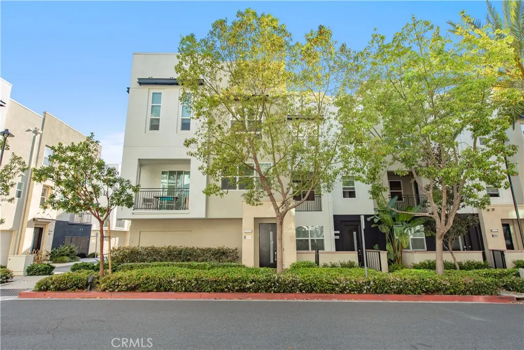 Residential Lease for rent at 2208 Synergy, Irvine, Orange County, CA featuring 2 beds and 3 baths