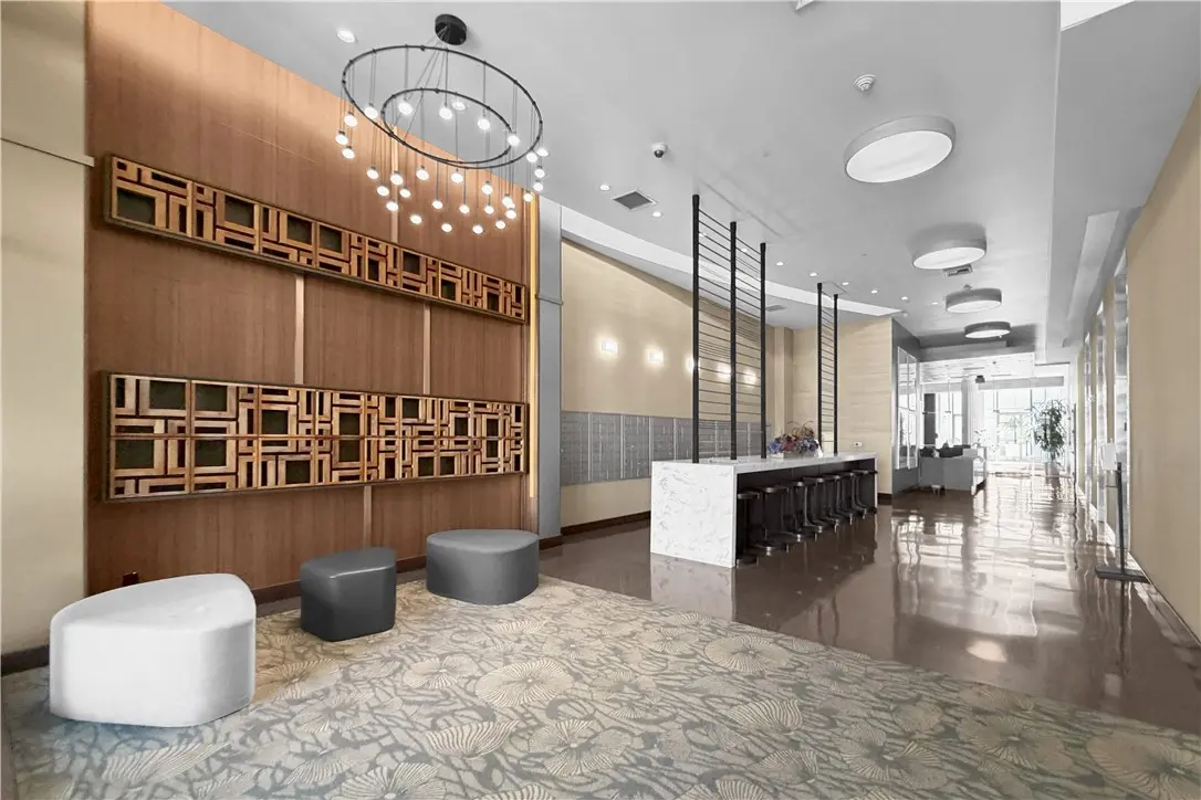 Condominium for sale at 3810 Wilshire Boulevard 1009, Los Angeles, CA featuring 1 bed and 1 bath