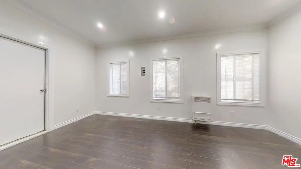 Condominium for rent at 507 Loma 308, Los Angeles, CA and 1 bath