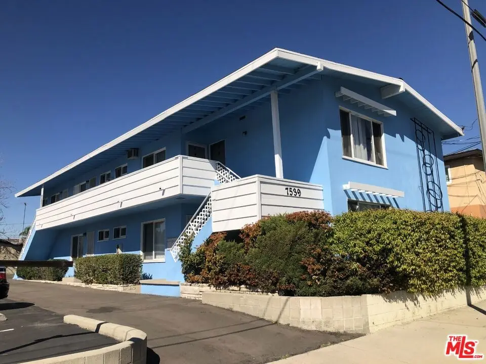 7539 N Hollywood Way, Los Angeles, CA — listing photo 1