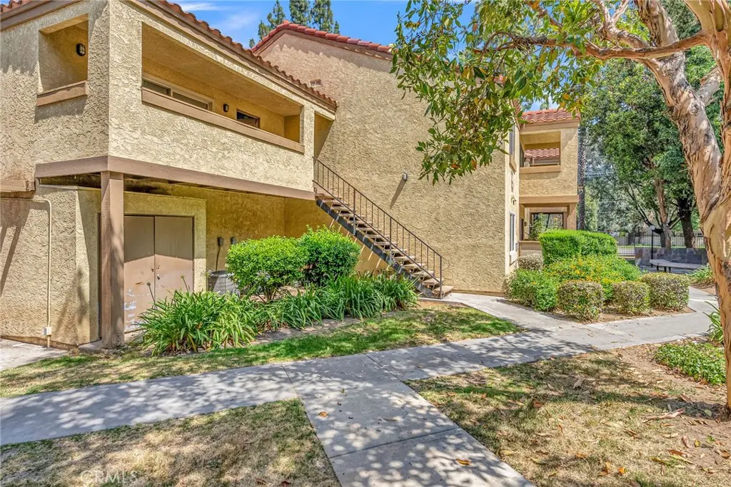 1140 W Blaine Street 201, Riverside, CA — listing photo 1