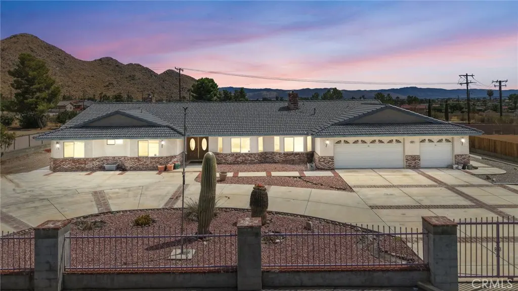 19311 Roanoke Road, Apple Valley, CA — listing photo 1