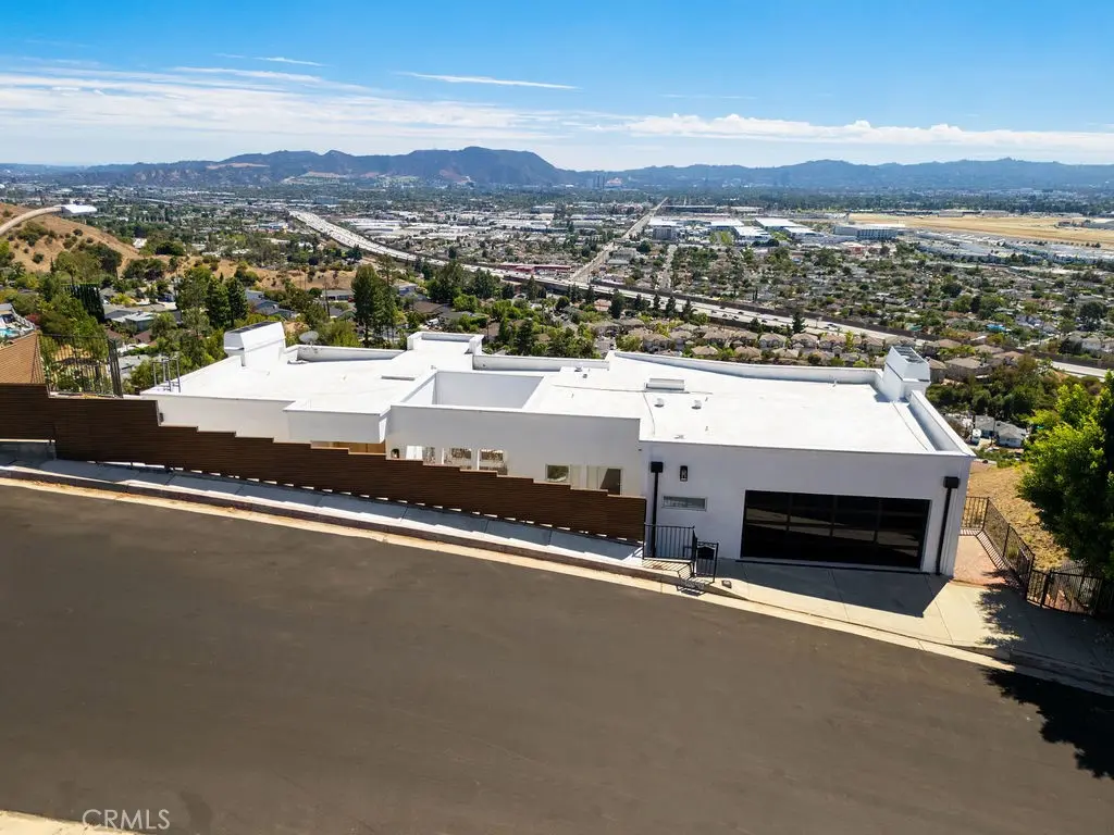 10050 Olivia Terrace, Sun Valley, CA — listing photo 1