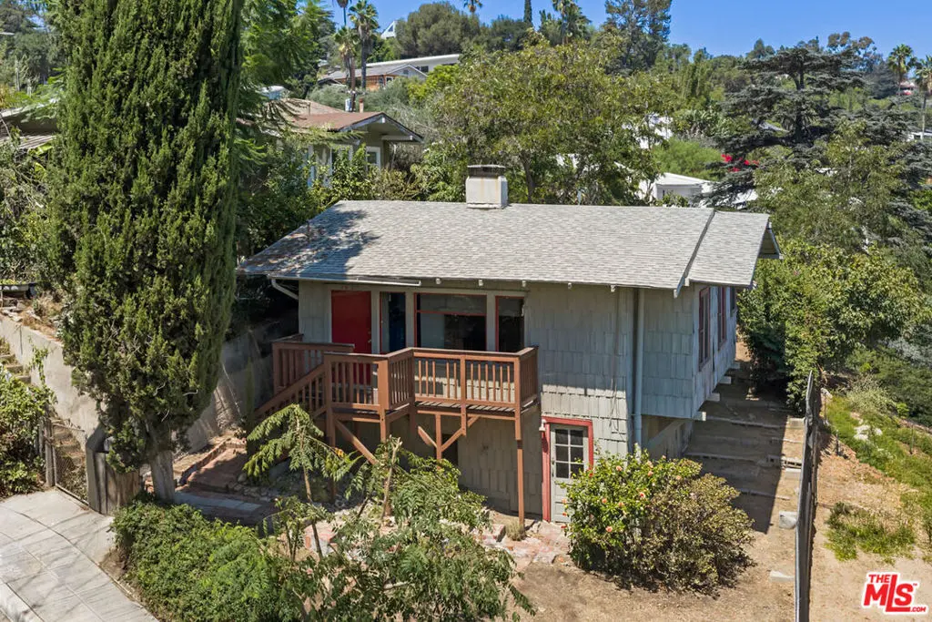 Single Family Residence for sale at 1627 Fargo Street, Los Angeles, CA featuring 2 beds and 1 bath