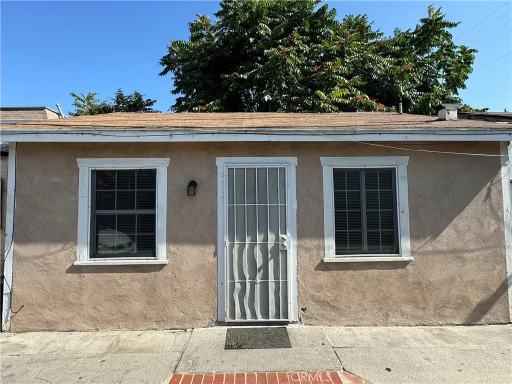 2110 Linden Avenue, Long Beach, CA — listing photo 1