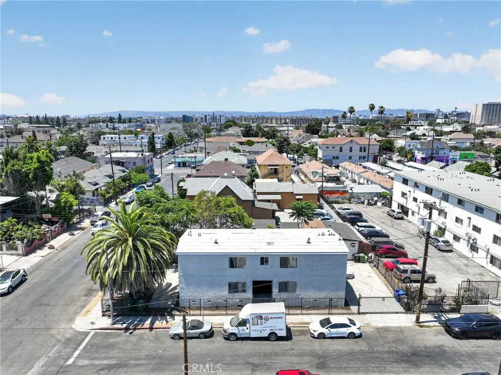 Quadruplex for sale at 427 E 25th Street, Los Angeles, CA