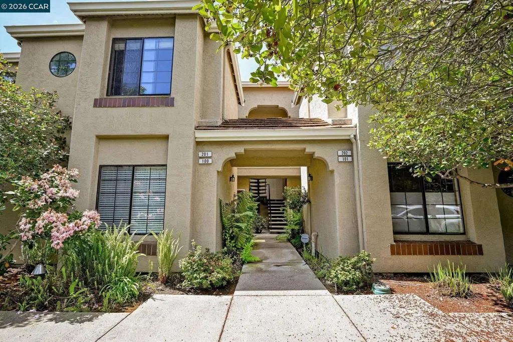 Condominium for sale at 5012 Lakeview Dr 201, San Ramon, CA featuring 3 beds and 2 baths