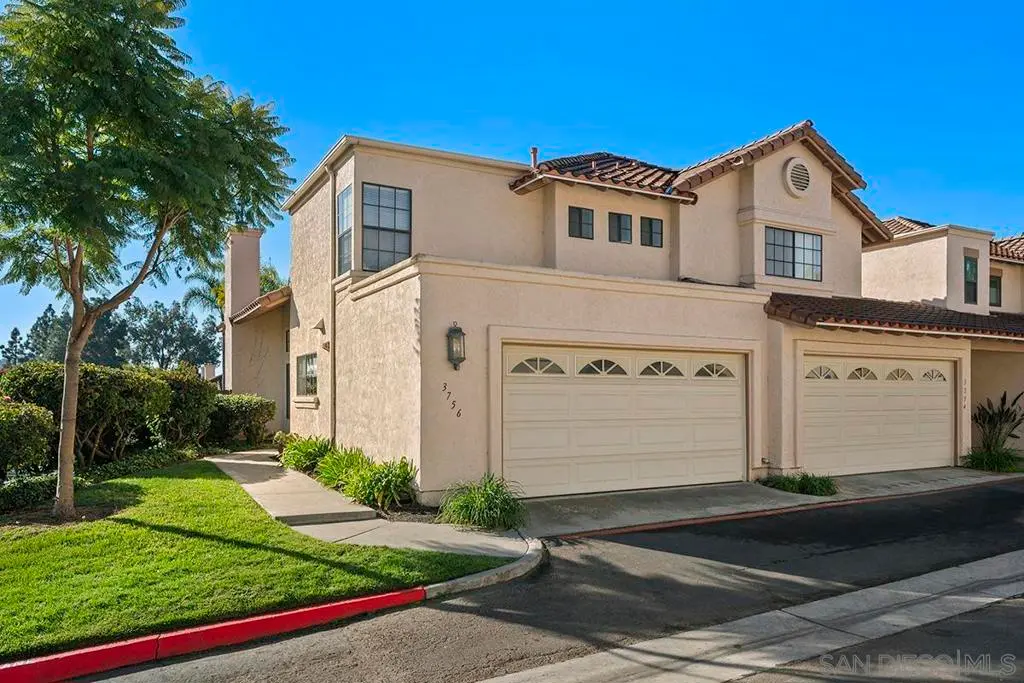 Townhouse for rent at 3756 Caminito Cielo Del Mar, San Diego, CA featuring 3 beds and 3 baths
