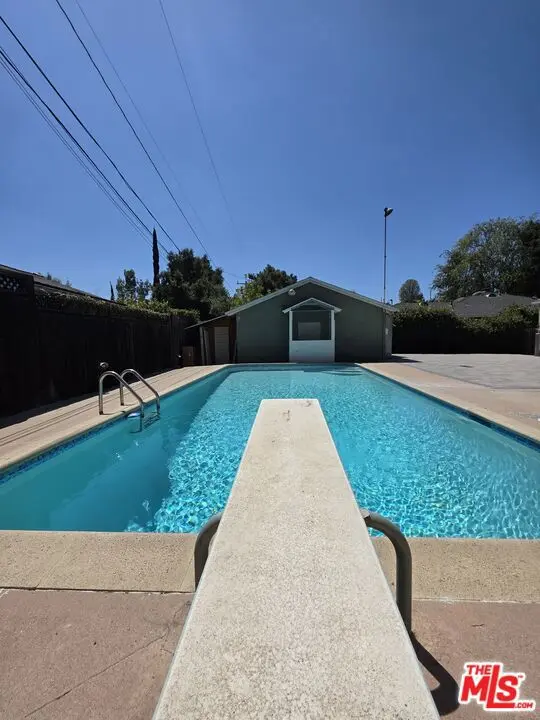 Single Family Residence for rent at 4602 Alveo Road GH, La Canada Flintridge, CA and 1 bath