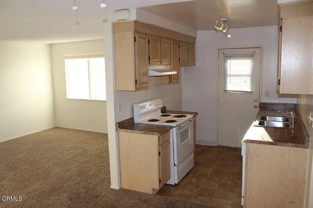 1237 Saratoga Avenue, Ventura, CA — listing photo 1