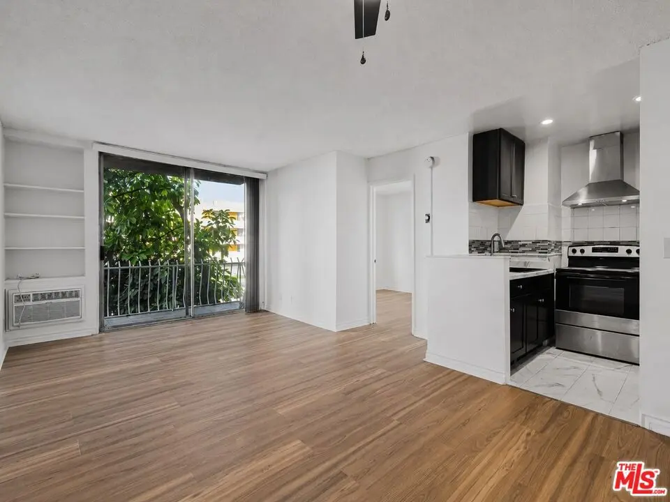 Condominium for sale at 210 S La Fayette Park Place 201, Los Angeles, CA featuring 1 bed and 1 bath