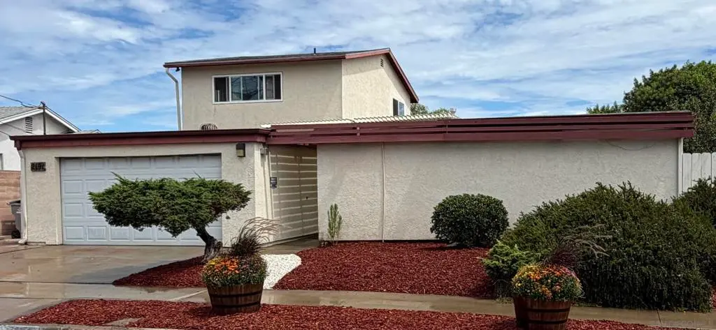 Single Family Residence for sale at 2191 Cardinal Drive, San Diego, CA featuring 6 beds and 3 baths
