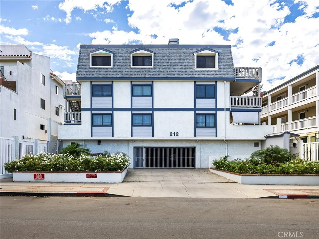 Condominium for sale at 212 E Imperial Avenue E, El Segundo, CA featuring 3 beds and 2 baths