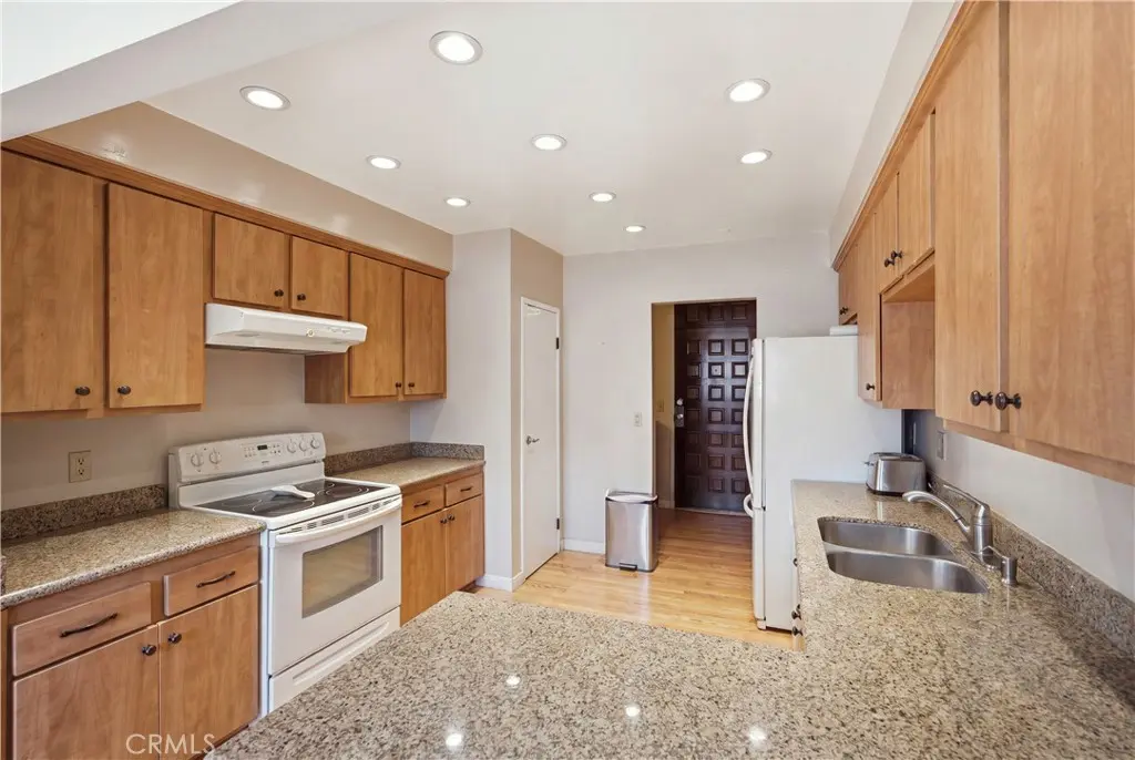 12300 Montecito Road 24, Seal Beach, CA — listing photo 1