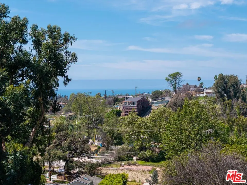 1025 Las Pulgas Road, Pacific Palisades, CA — listing photo 1