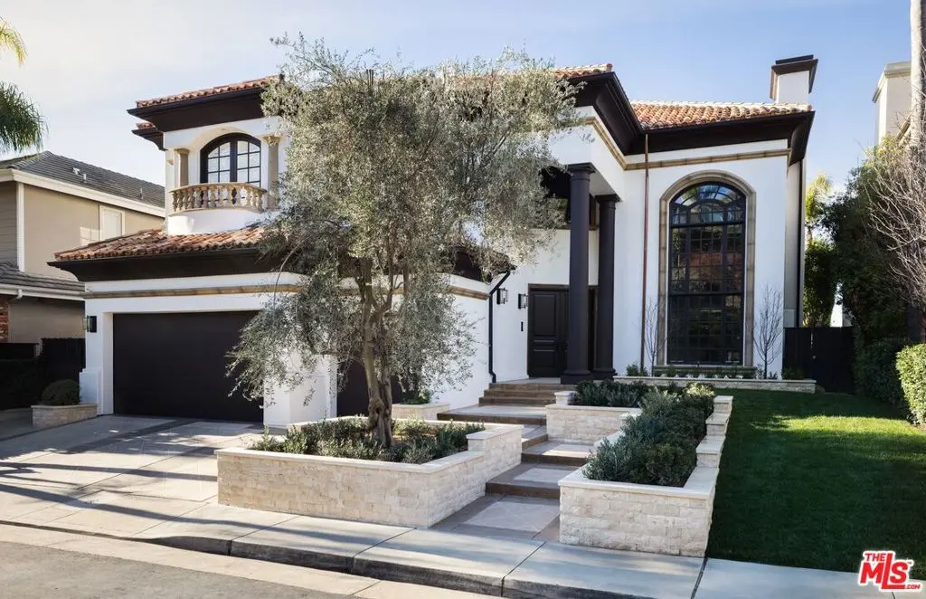 16736 Via Pacifica, Pacific Palisades, CA — listing photo 1